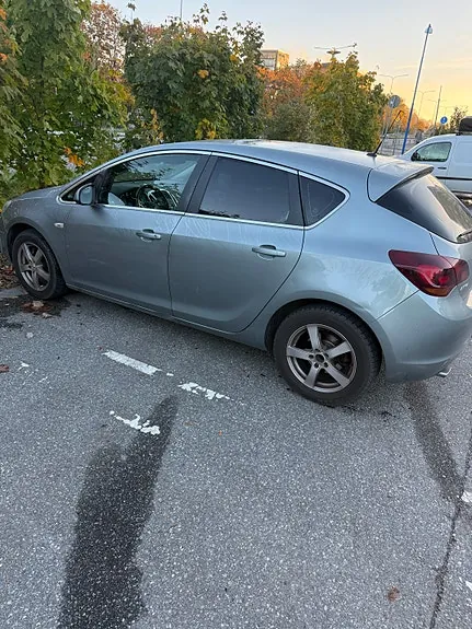 Opel Astra 2012 photo 3