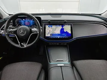 Mercedes-Benz E-Class 2024 photo 3