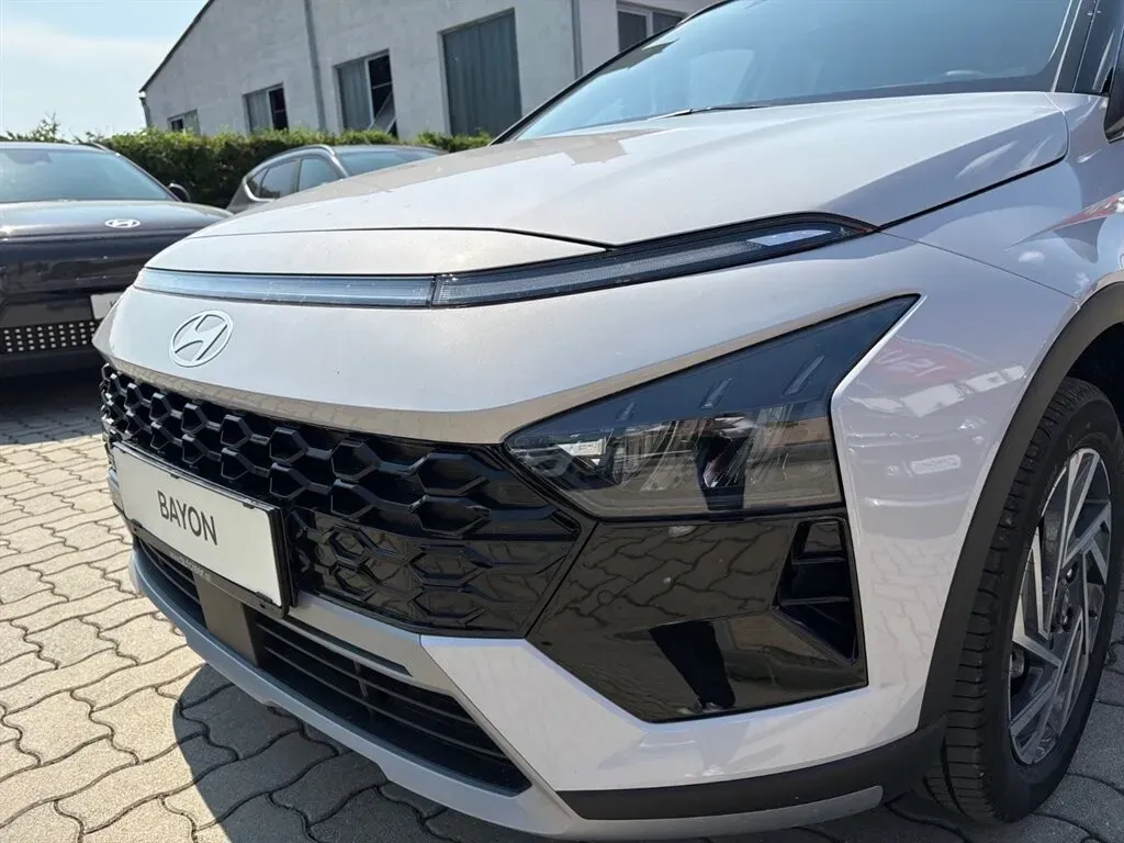 Hyundai Bayon photo 3