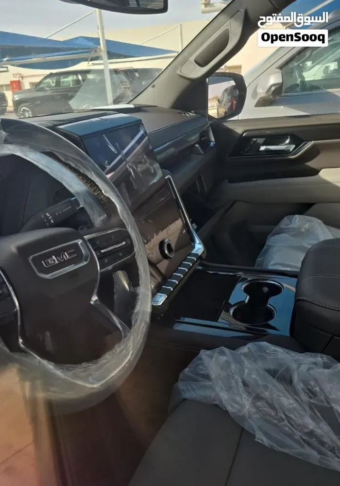 GMC Yukon 2025 photo 2