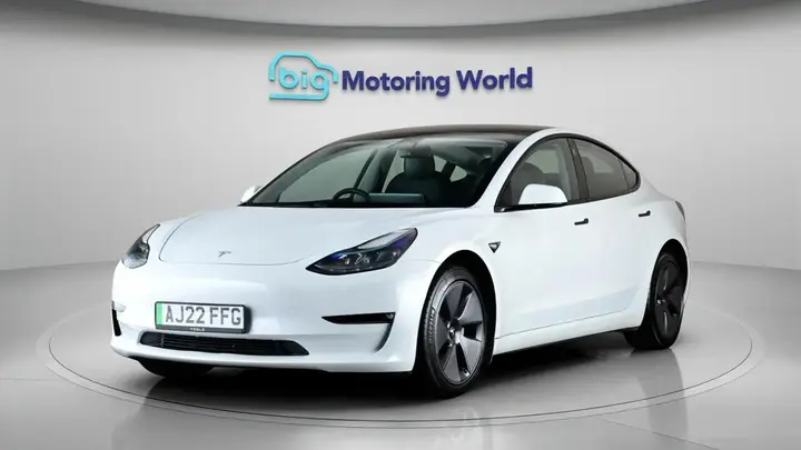 Tesla Model 3 2022 photo 4
