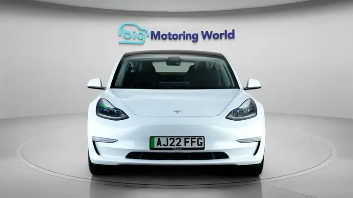 Tesla Model 3 2022 photo 3