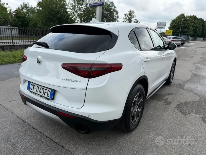 Alfa Romeo Stelvio 2022 photo 4