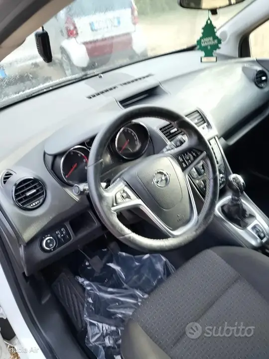 Opel Meriva 2012 photo 2
