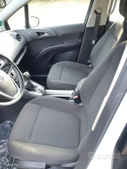 Opel Meriva 2012 photo 3