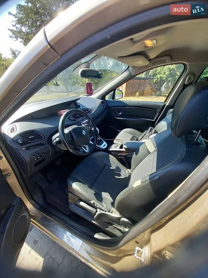Renault Scenic 2013 photo 4
