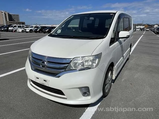 Nissan Serena Highway Star S 2013 photo 2