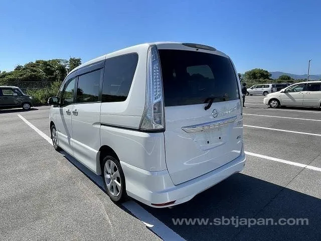 Nissan Serena Highway Star S 2013 photo 3