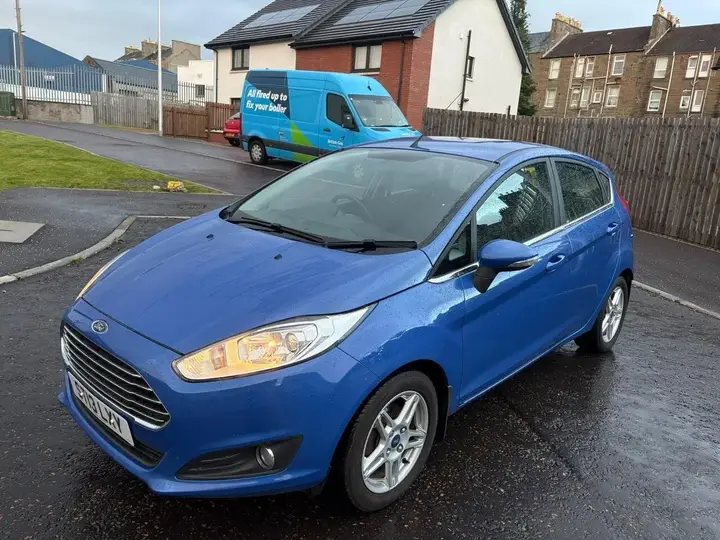 Ford Fiesta 2013 photo 2