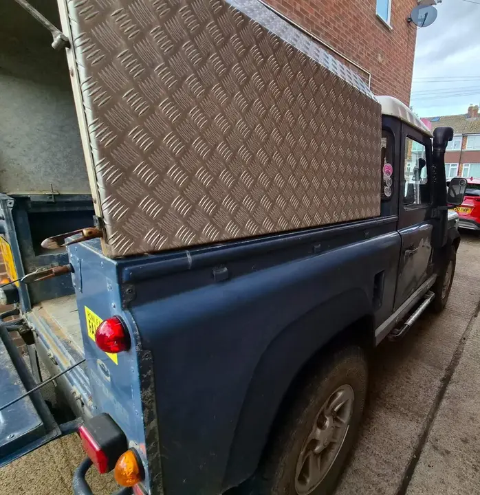 Land Rover Defender 90 1995 photo 5