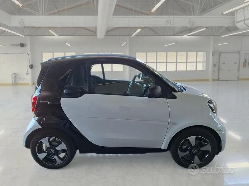 Smart Fortwo 2023 photo 3