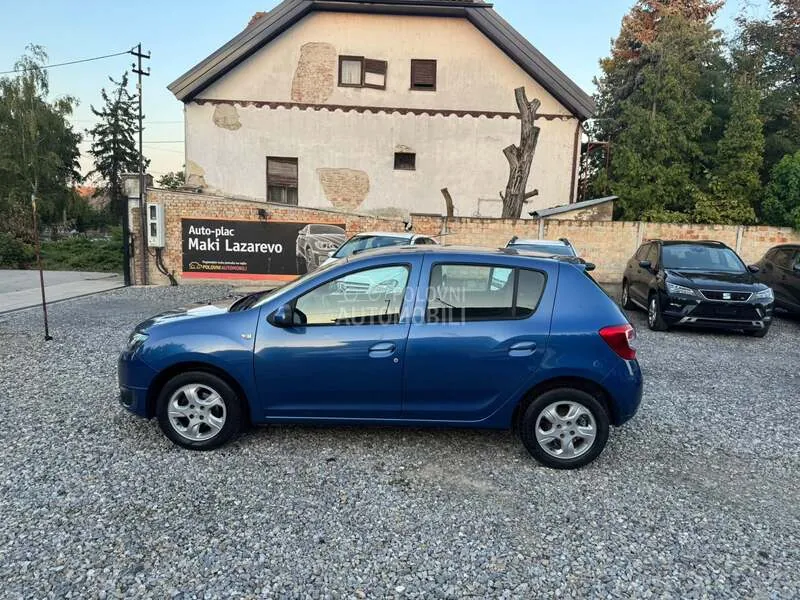 Dacia Sandero 2015 photo 2