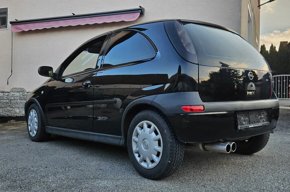 Opel Corsa 2004 photo 2