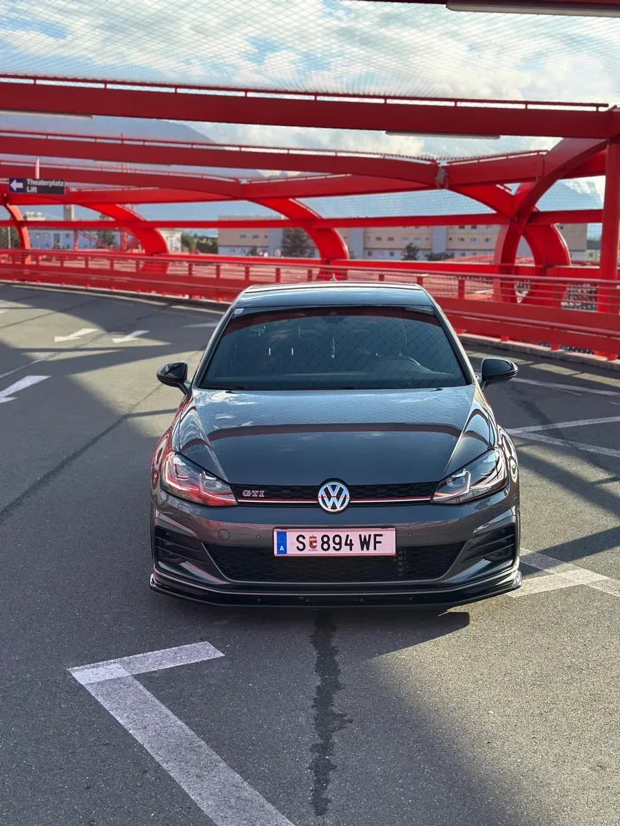 Volkswagen Golf 2018 photo 2
