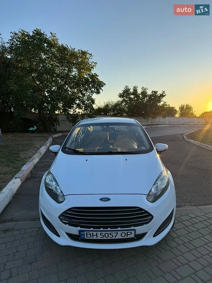 Ford Fiesta 2016 photo 2