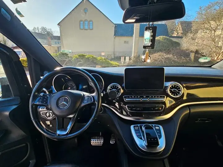 Mercedes-Benz V 250