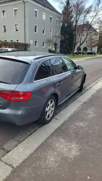 Audi A4 Avant 2011 photo 2