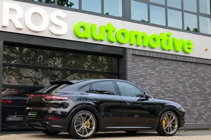 Porsche Cayenne 2021 photo 2