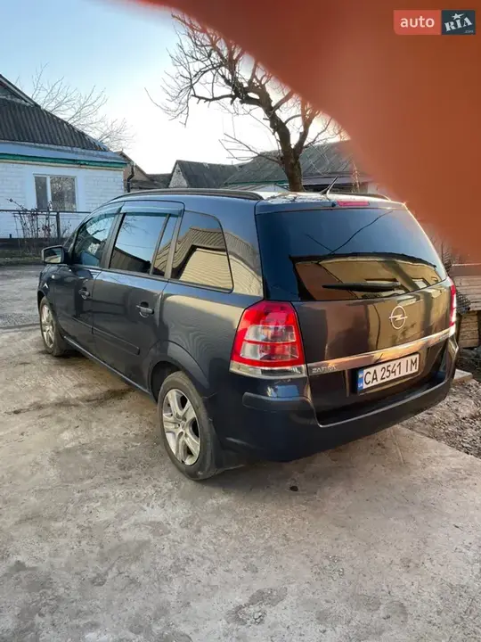 Opel Zafira 2009 photo 4