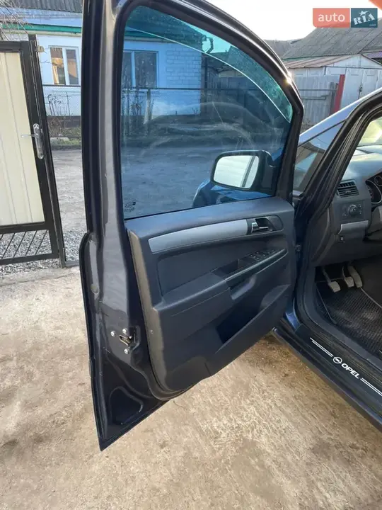 Opel Zafira 2009 photo 5