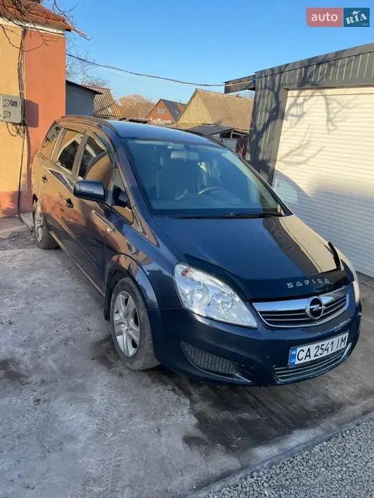 Opel Zafira 2009 photo 2