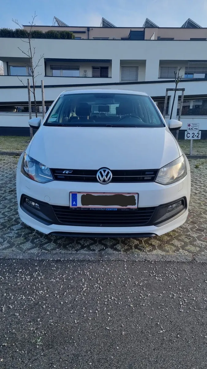 Volkswagen Polo 2013 photo 2