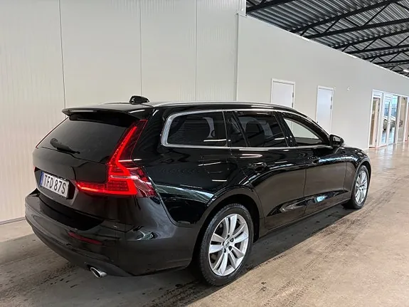 Volvo V60 2021 photo 3