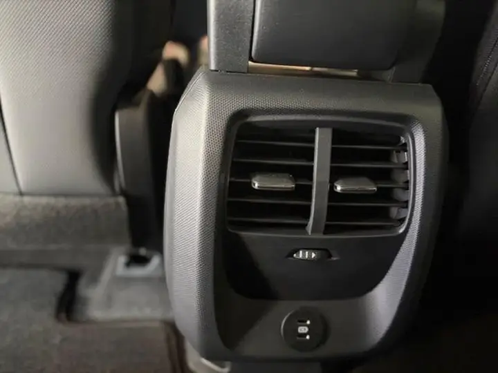 Ford Mustang Mach-E 2026 photo 5