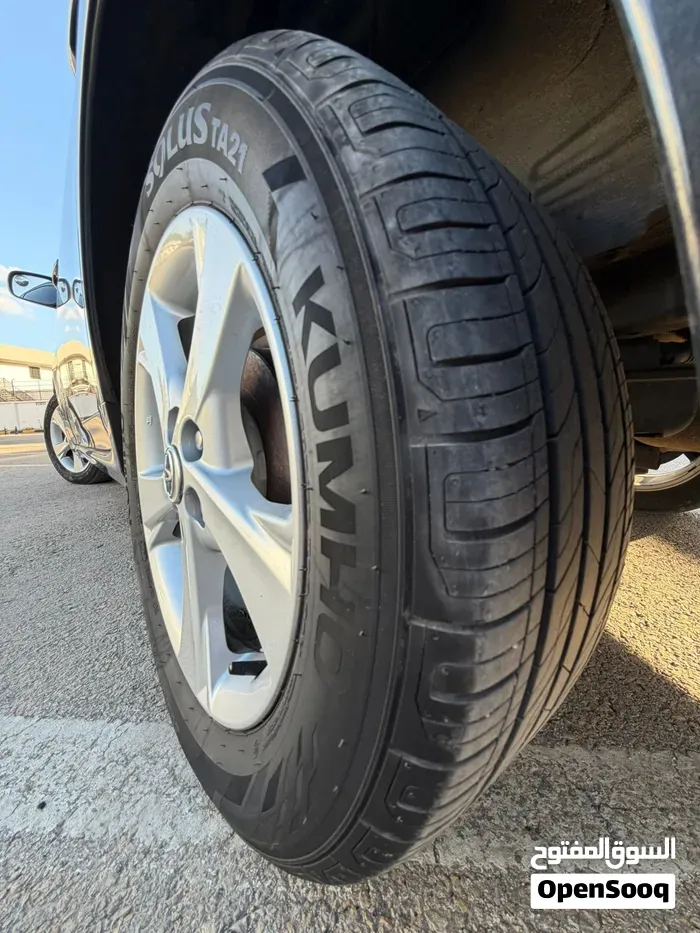 Toyota Corona 2014 photo 4