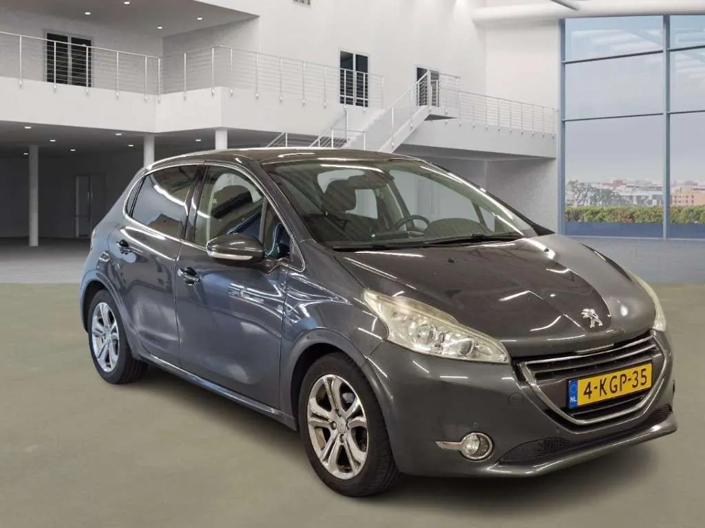 Peugeot 208 2013 photo 2