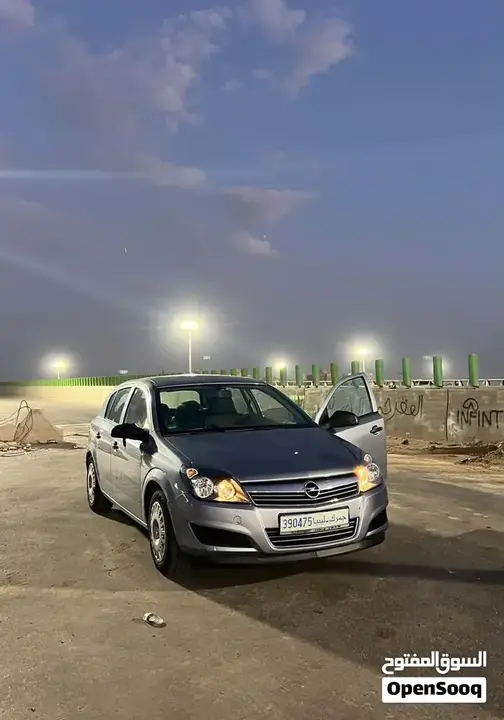 Opel Astra 2009 photo 2