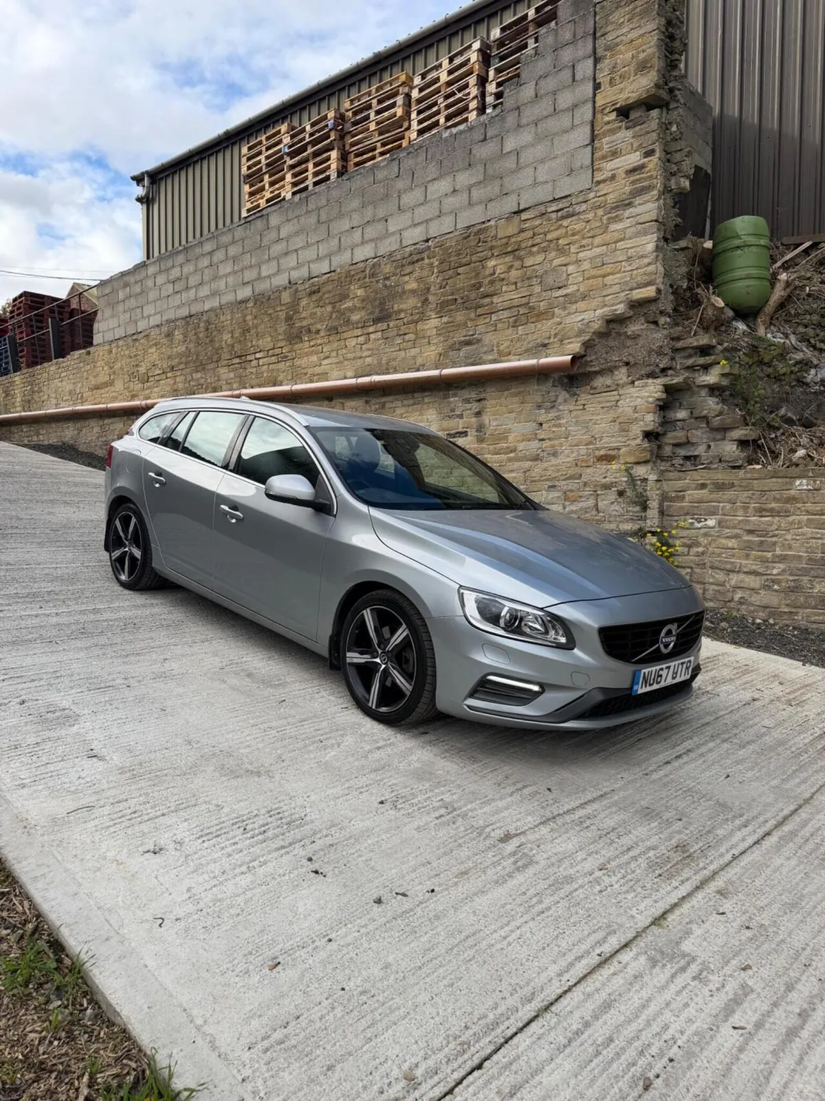 Volvo V60 2017 photo 2