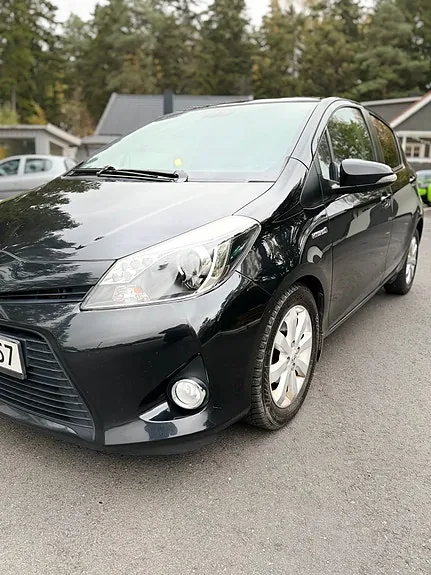 Toyota Yaris 2013 photo 2