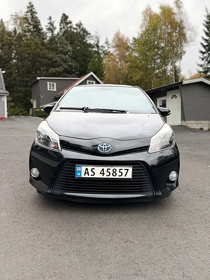 Toyota Yaris 2013 photo 3