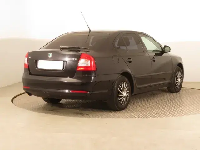 Skoda Octavia 2010 photo 4