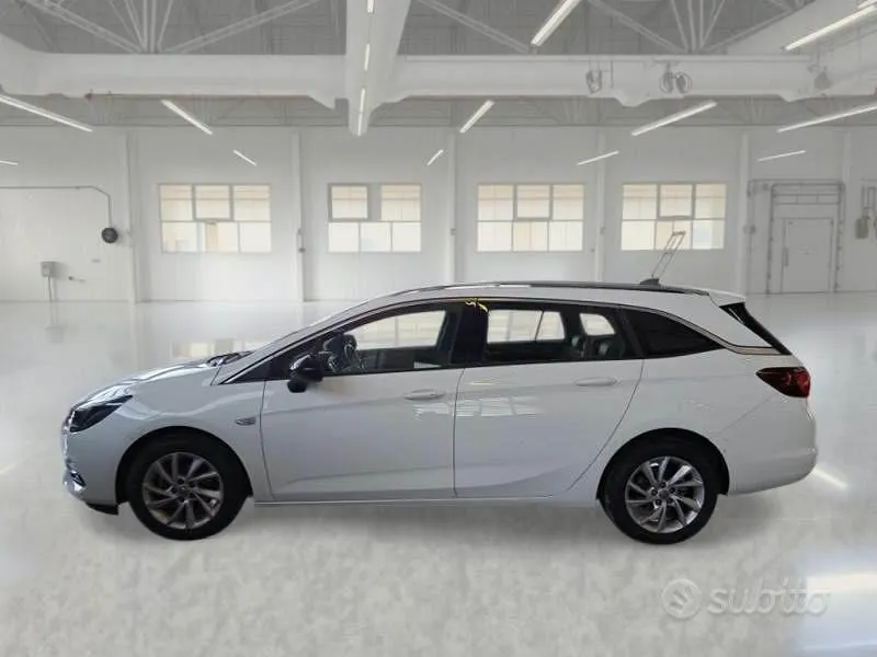 Opel Astra 2021 photo 5