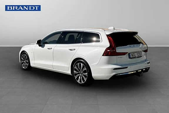 Volvo V60 2024 photo 2