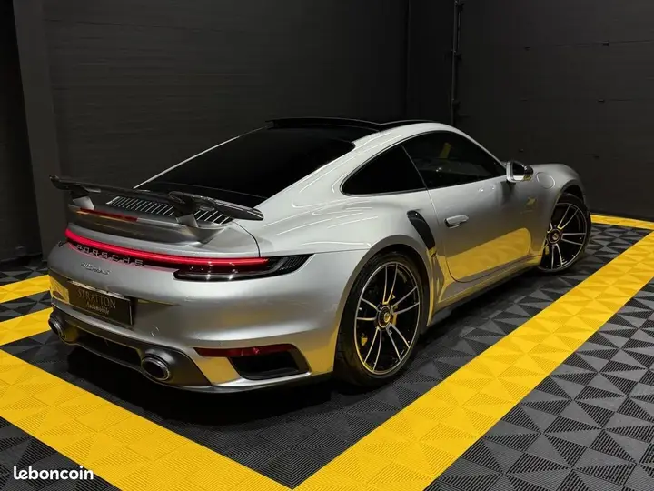 Porsche 911 2023 photo 3
