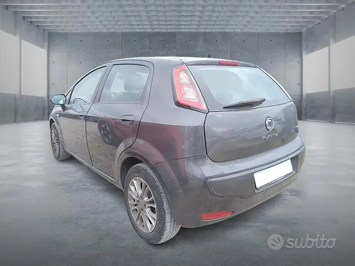 Fiat Punto 2011 photo 5