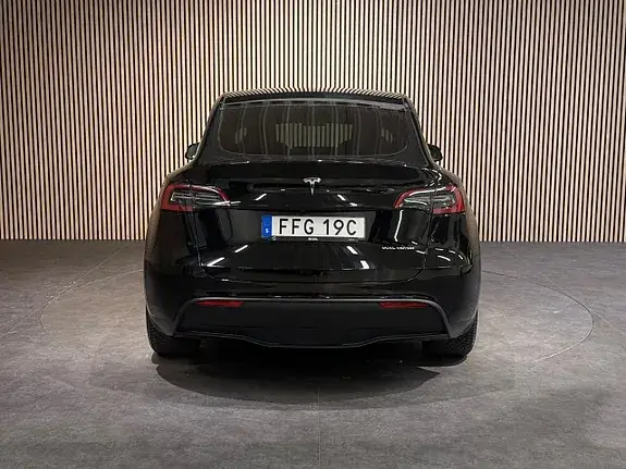Tesla Model Y 2023 photo 5