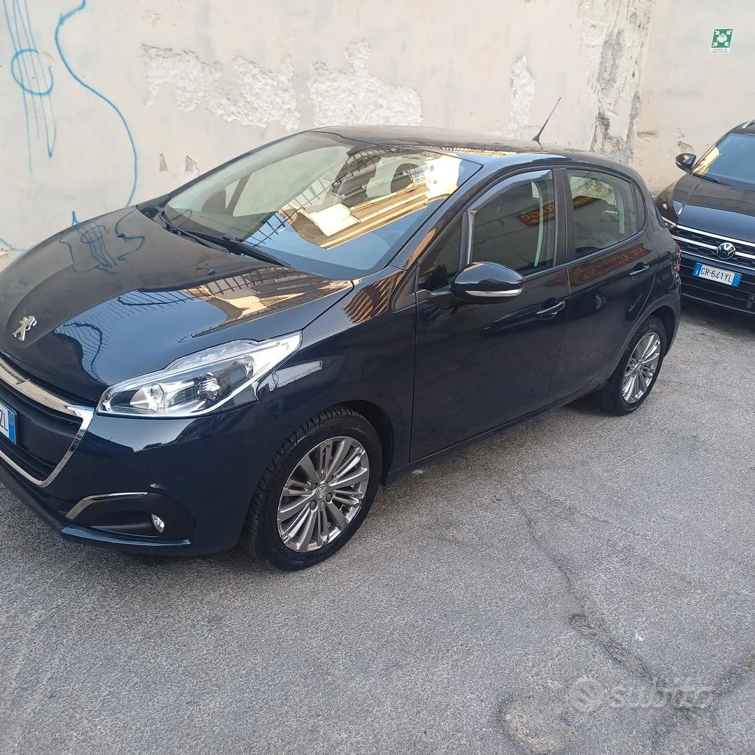 Peugeot 208 2018 photo 2