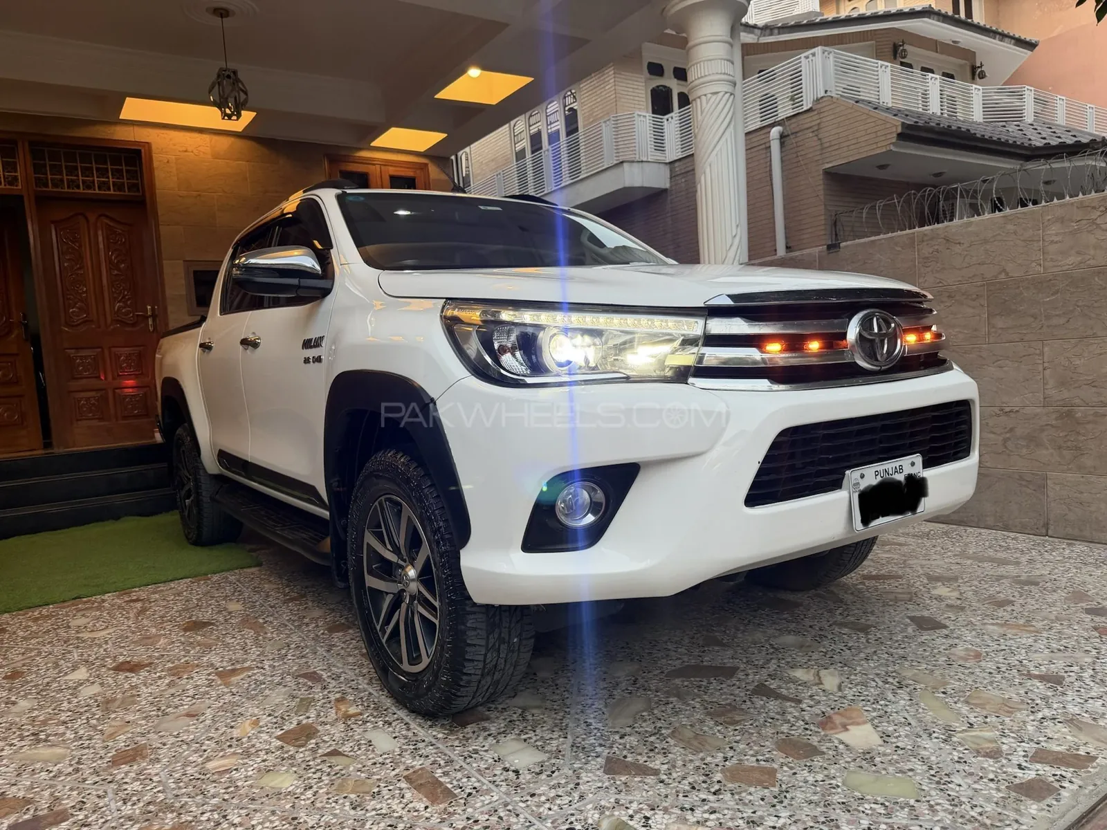 Toyota Hilux