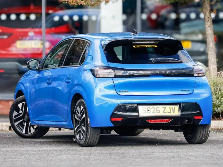 Peugeot 208 2026 photo 2