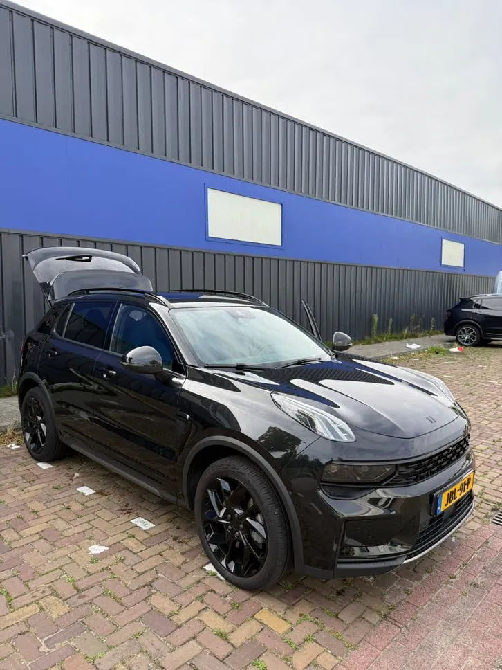 Lynk & Co 01