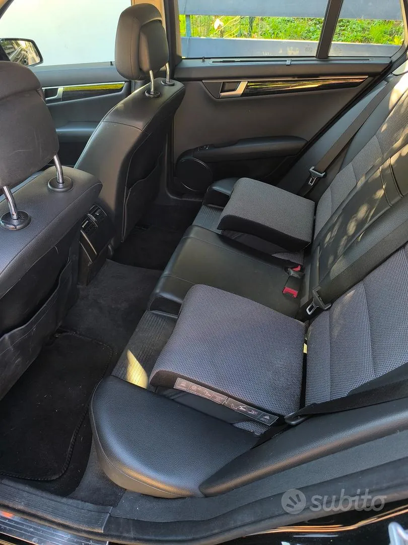 Mercedes-Benz C 2012 photo 2