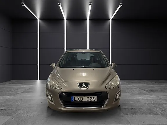 Peugeot 308 2011 photo 2