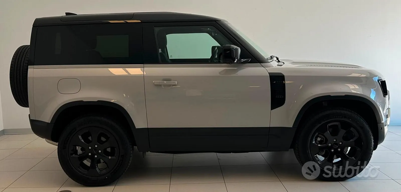 Land Rover Defender 2025 photo 3