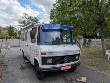 Mercedes-Benz 406D Camper
