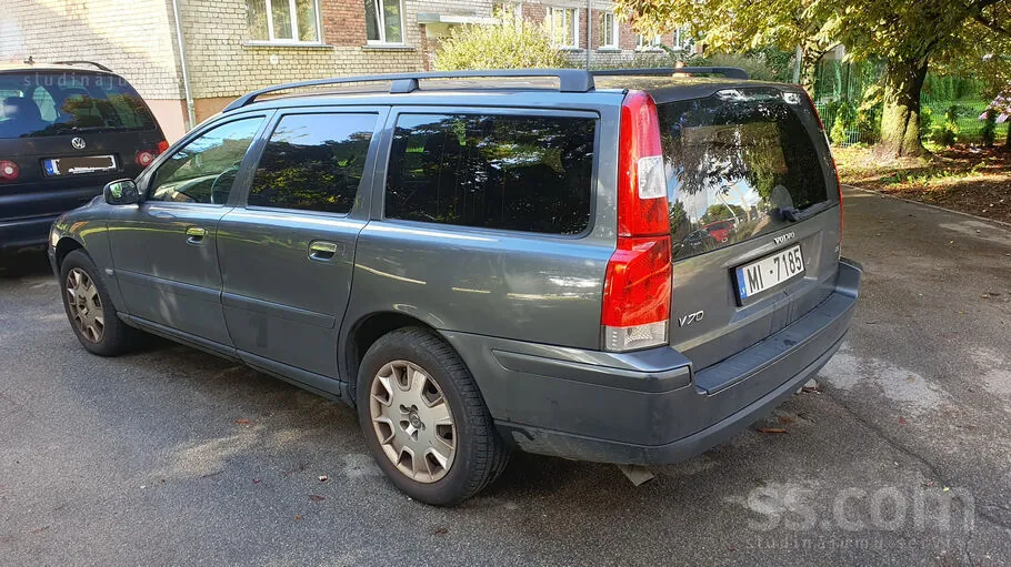 Volvo V70 2005 photo 2