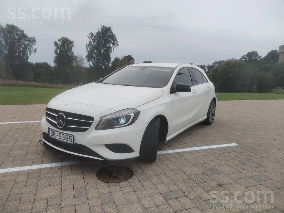 Mercedes-Benz A180 2013 photo 2